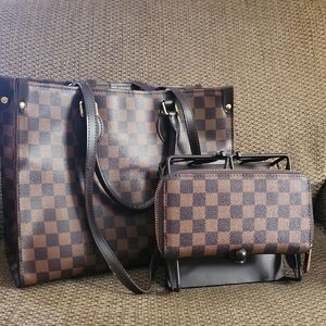 Stylish Brown Checkered Tote and Clutch Set